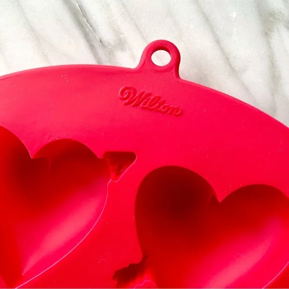 Wilton•Set of 2•Heart-Shaped Silicone Baking Molds•Rice Krispies/Brownies/Cakes - Picture 6 of 12